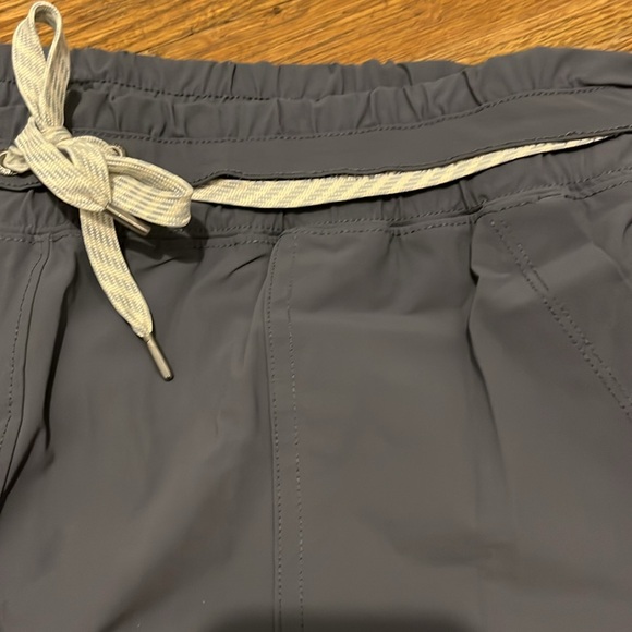 Vuori women’s joggers - Picture 2 of 7